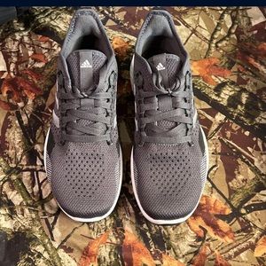 Selling Adidas bounce